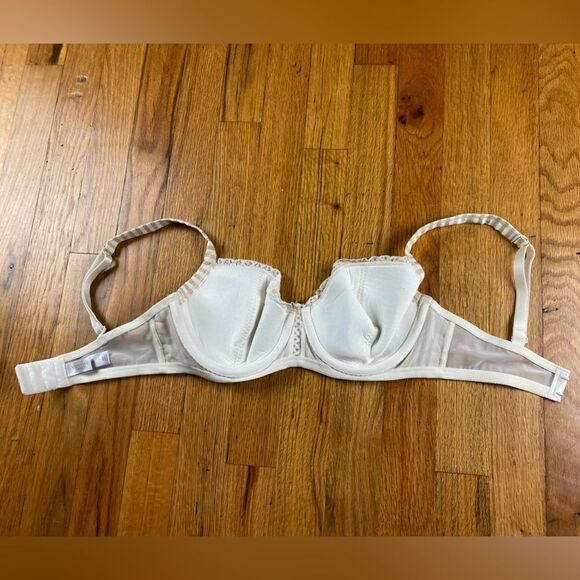 🪦 Victoria Secret’s 32D Y2K Bra White Lace Champagne Glitter Stripes (3 for 30) - Picture 3 of 9